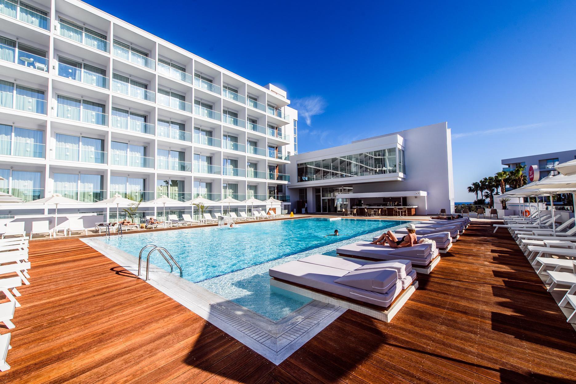 Eleana Hotel 3*