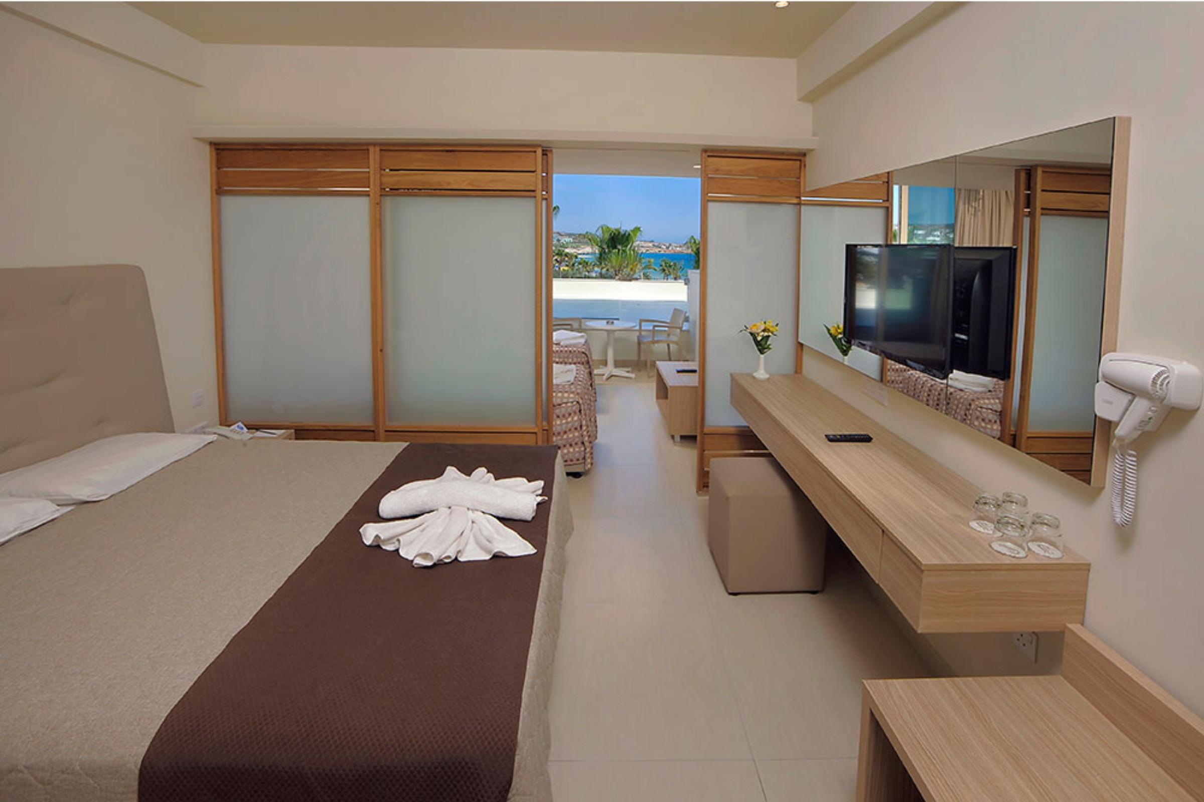 Nelia & Hotel 4*