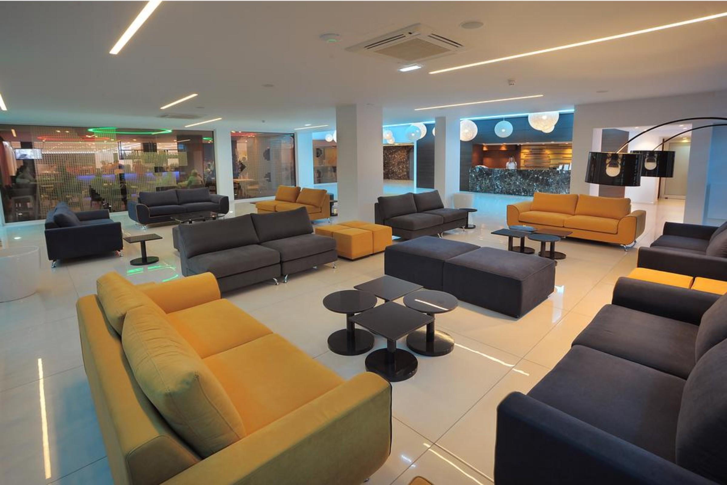 Hotel Nelia & 4*