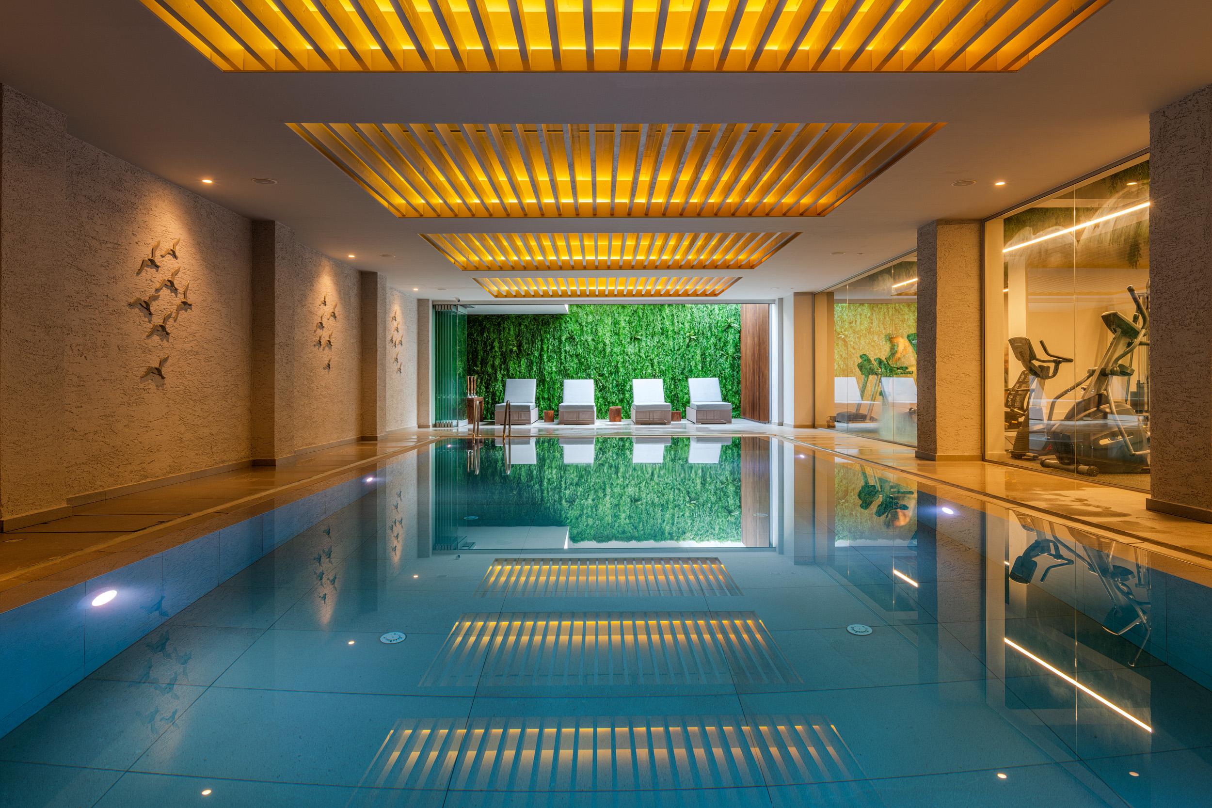 Hotel Nelia & 4*