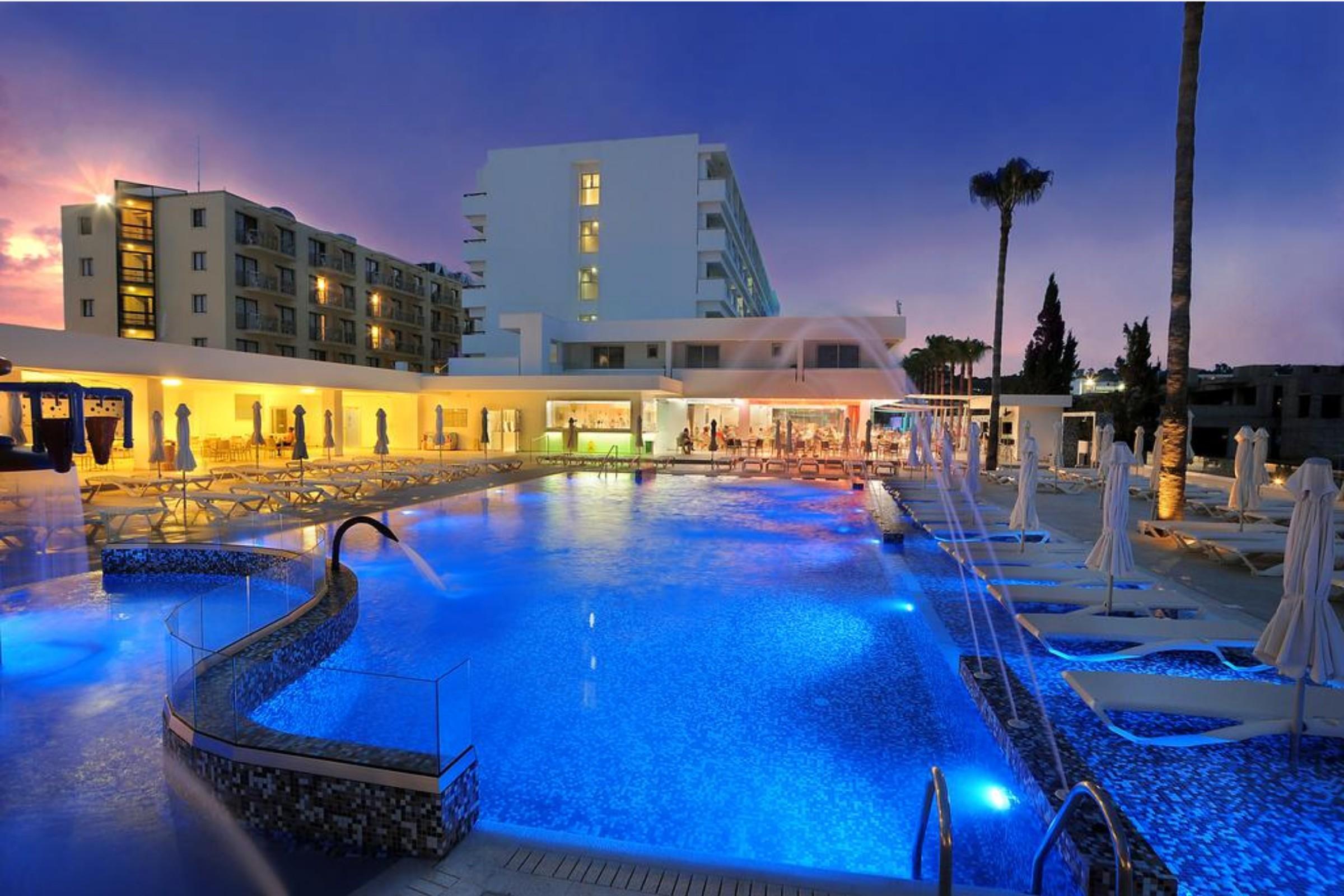 Hotel Nelia &
