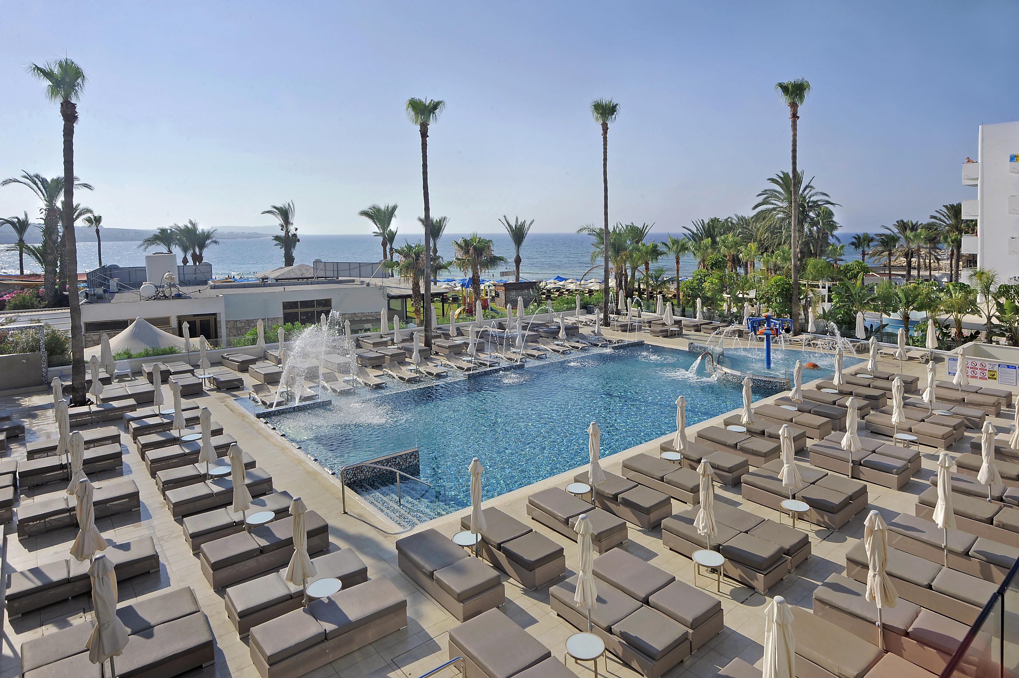 Nelia & Hotel