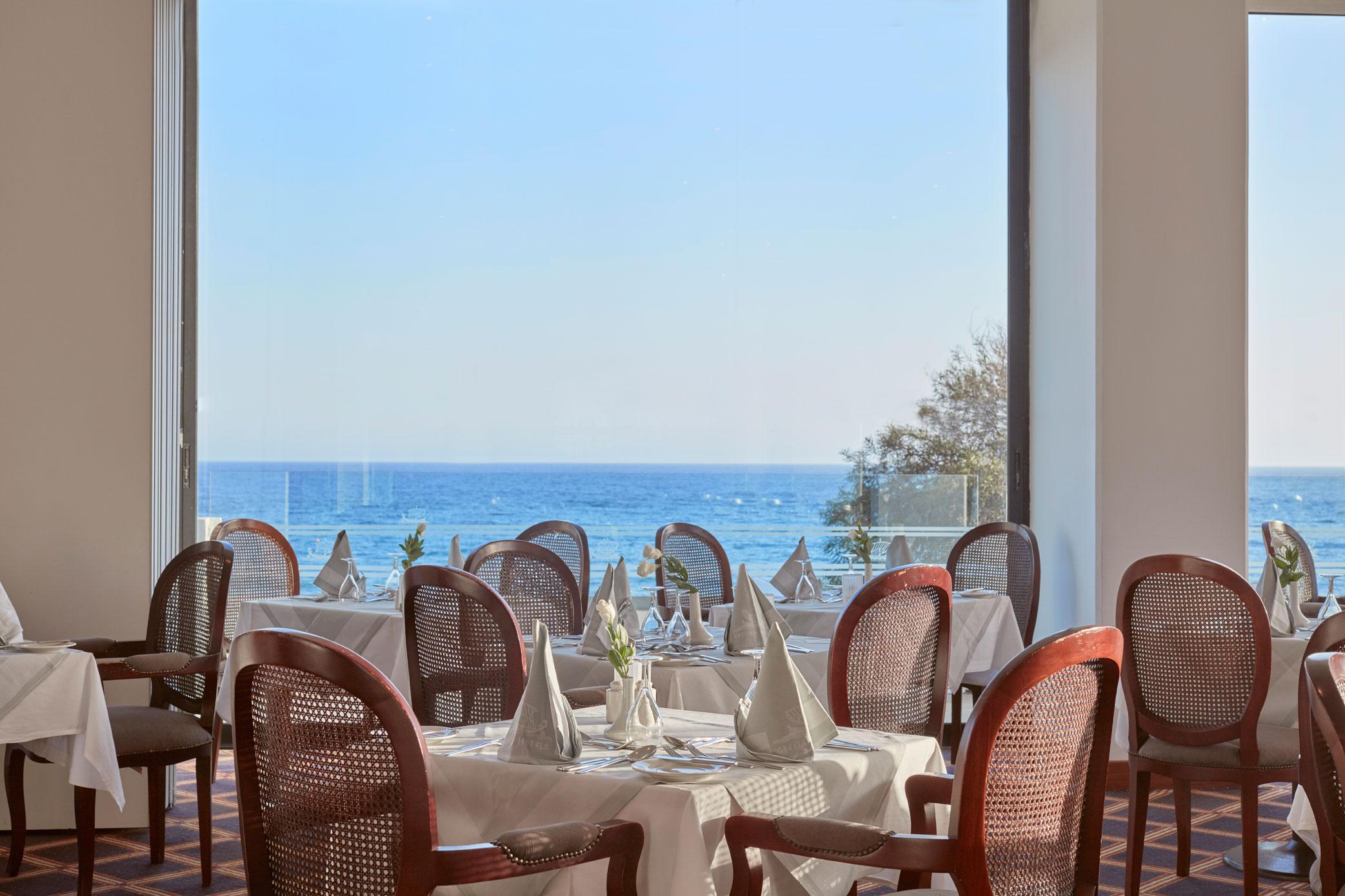 Grecian Bay Resort 5*