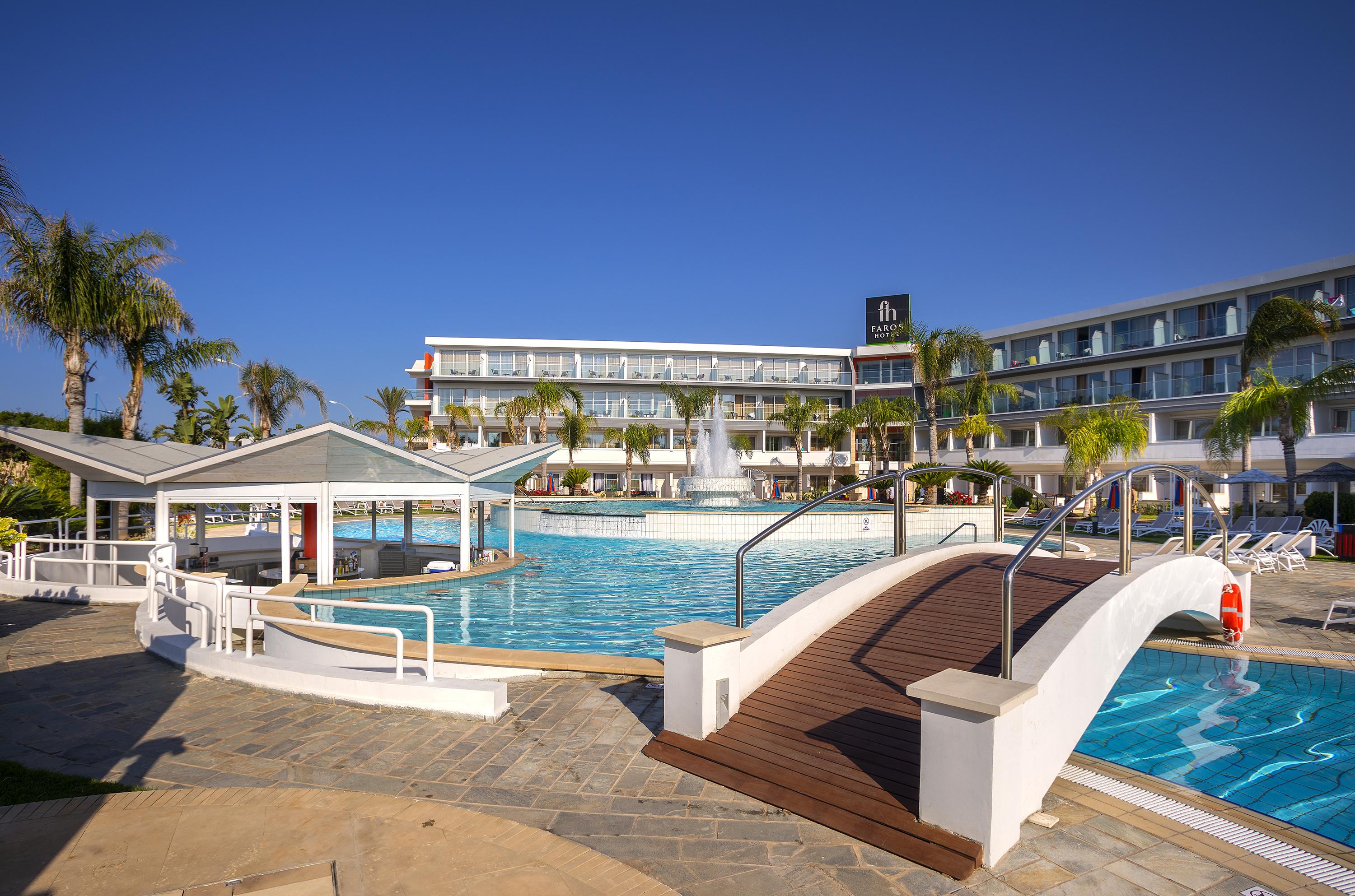 Hotel Faros 4*