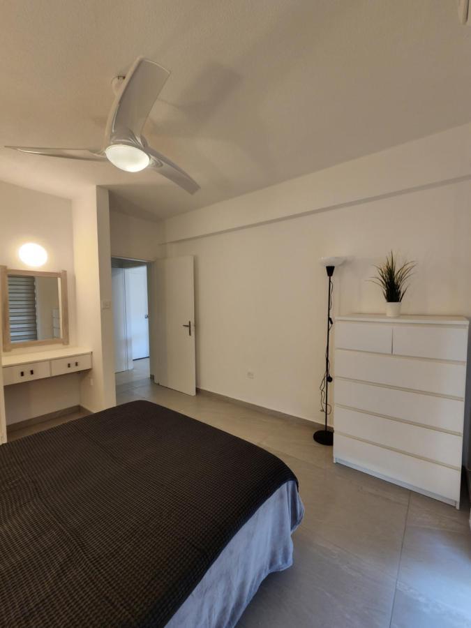 Apartment Merab Holidays Annita Court B14 *