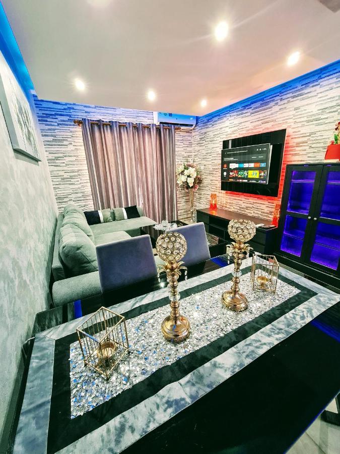 Apartment Hidden Lights *