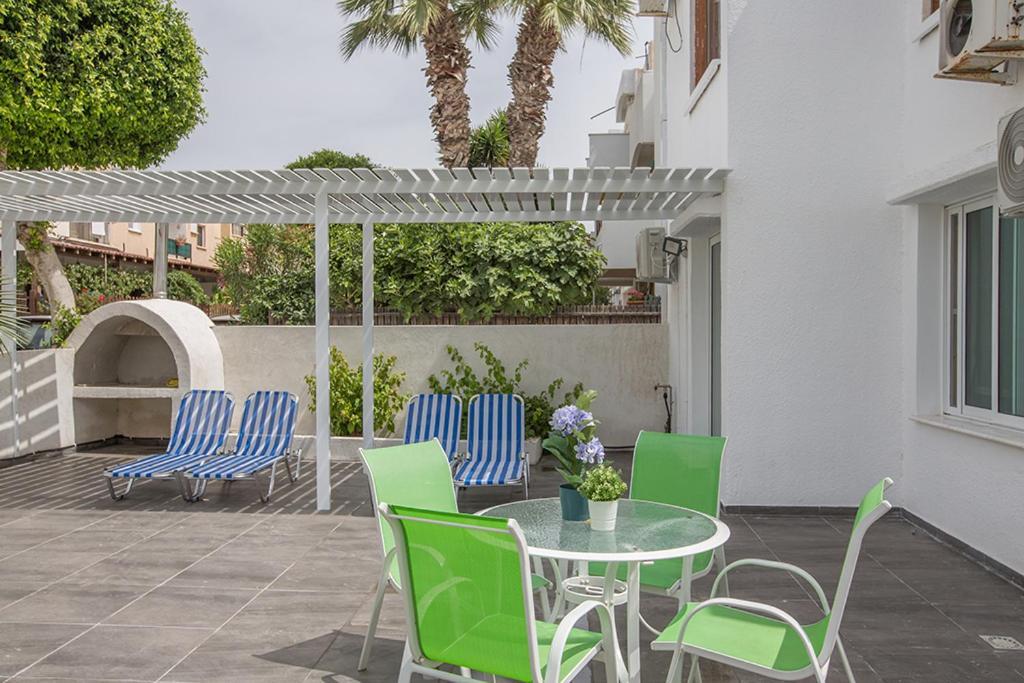 Apartment Merab Holidays Castalia 62 *