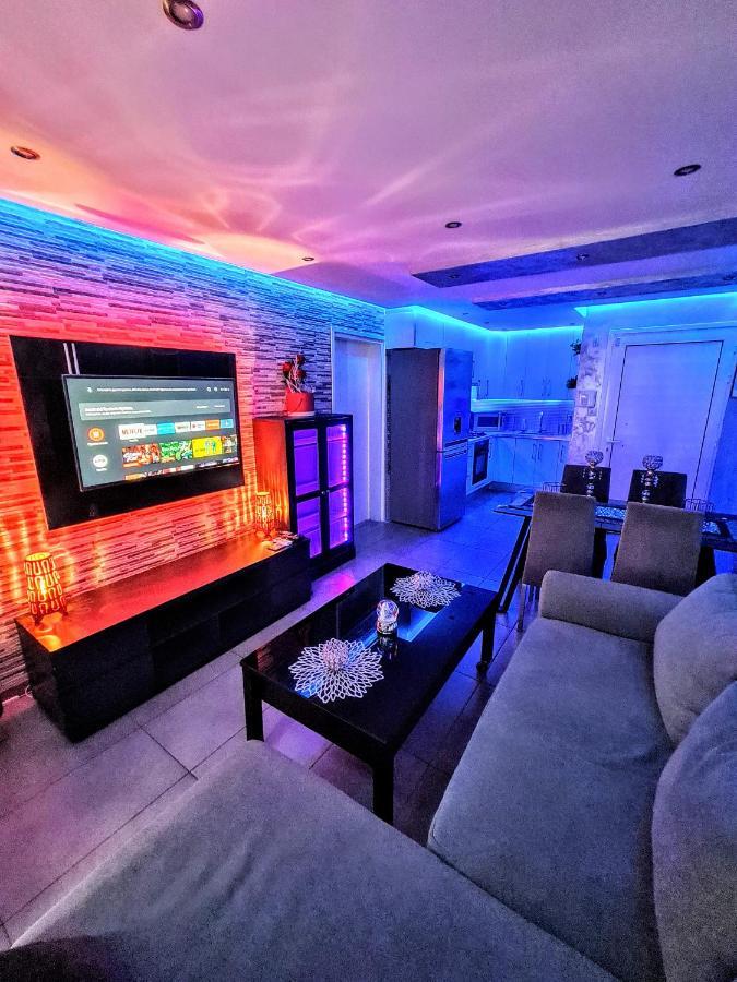 Hidden Lights Apartment *