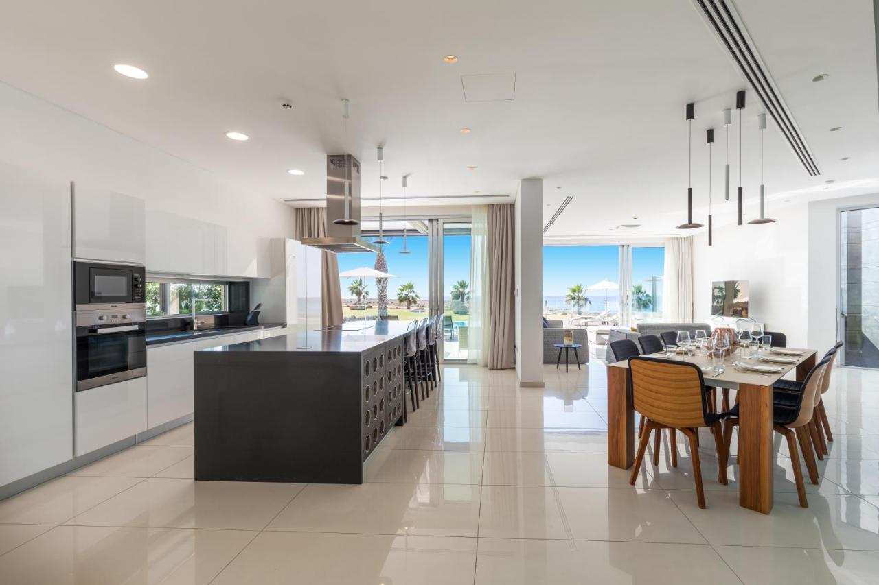 Beachfront Luxury Glory *