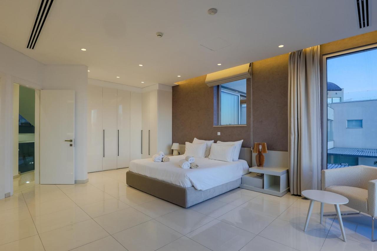 Beachfront Luxury Glory Villa *