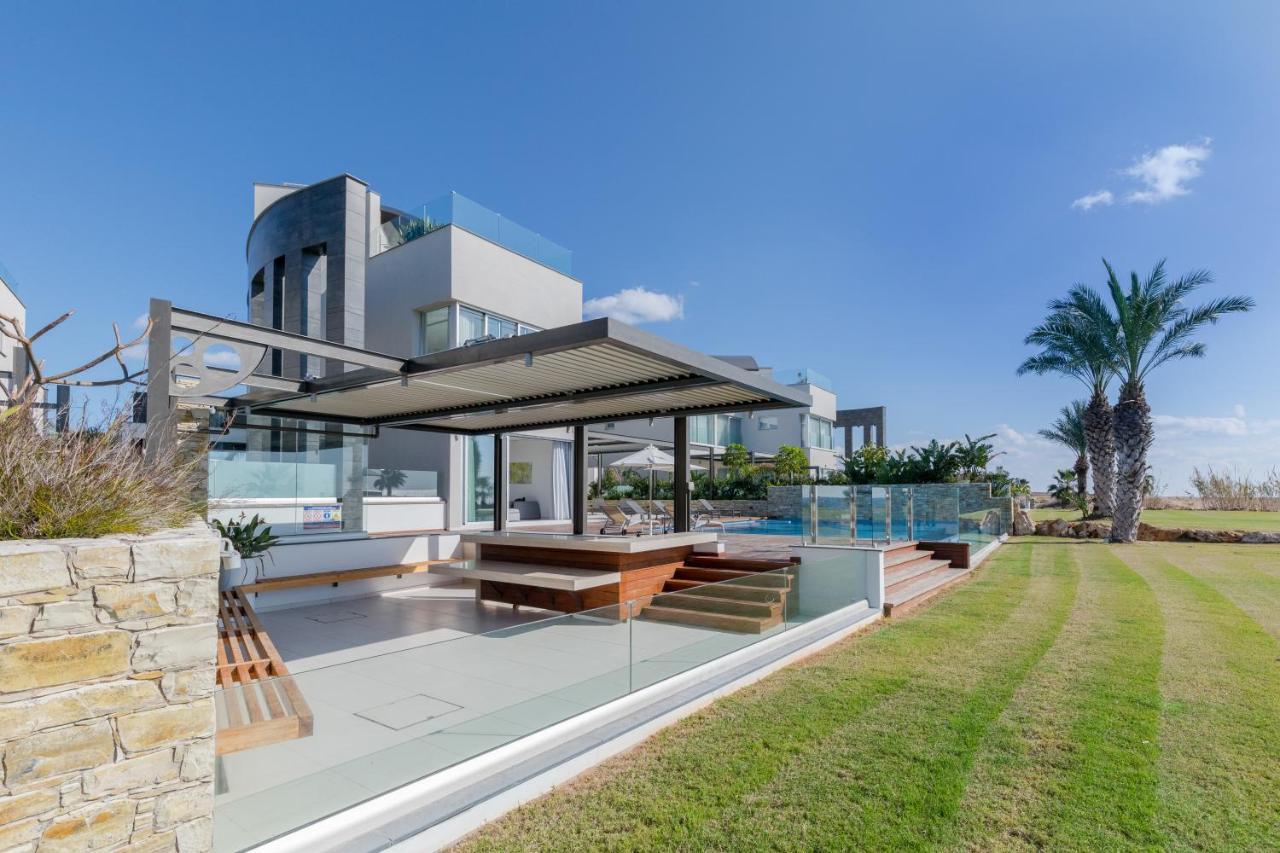 Beachfront Luxury Glory Villa *