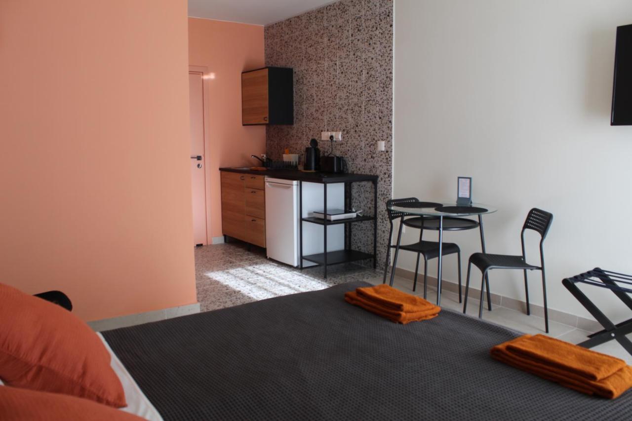 Kleio Aparthotel *