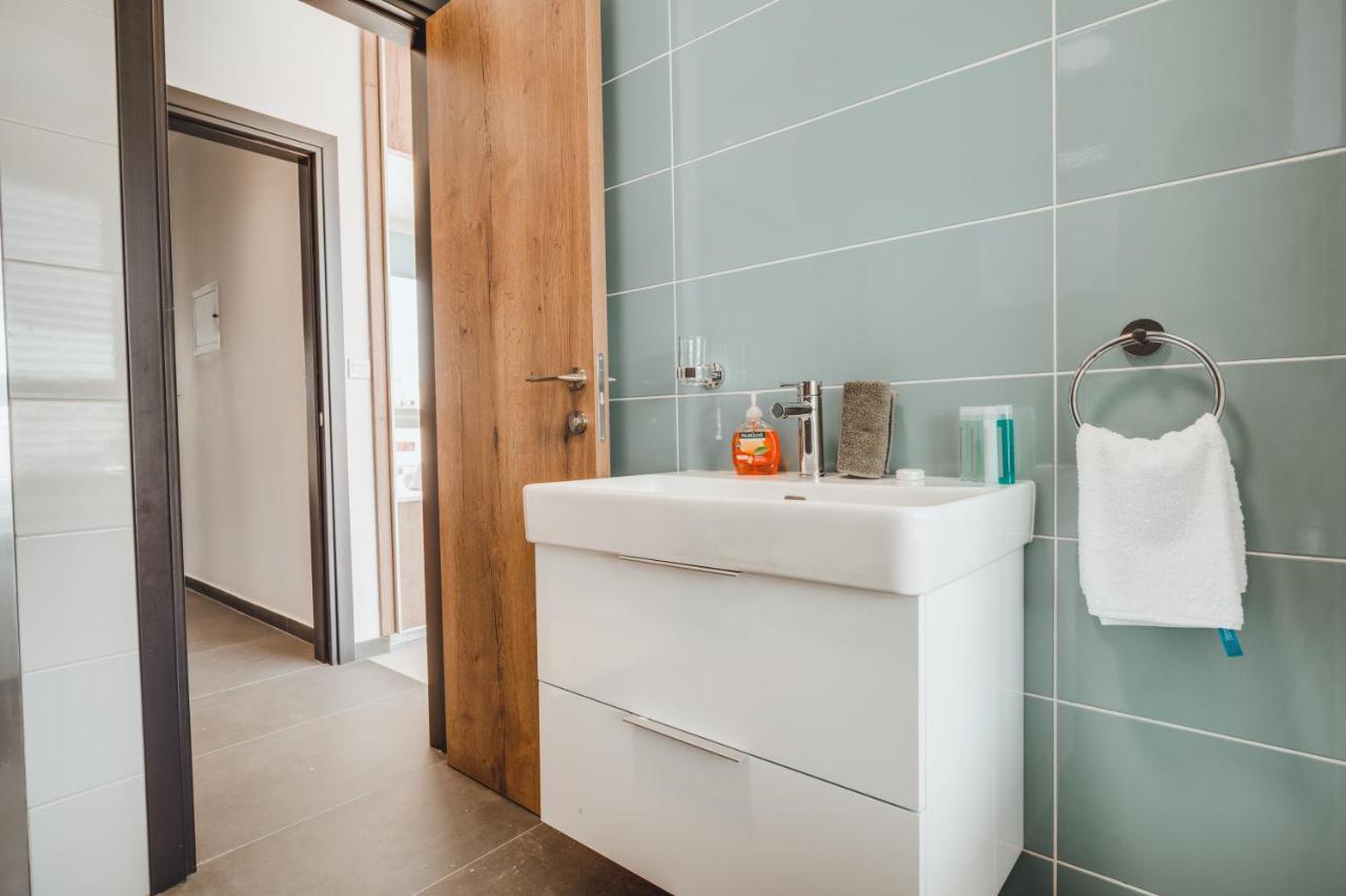 Villa In Style In Modern 3 Bedroom Near Nissi & Square *
