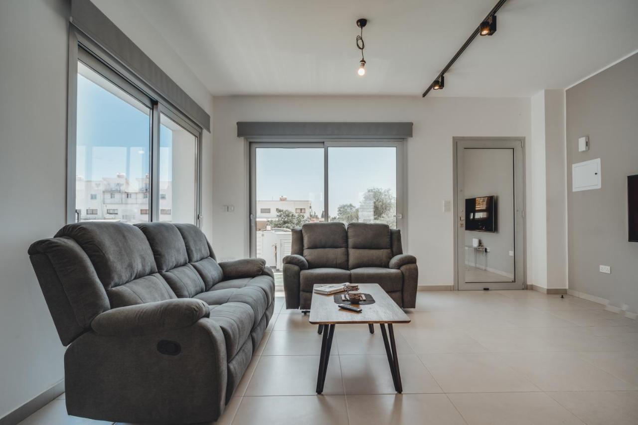 In Style In Modern 3 Bedroom Near Nissi & Square Villa *