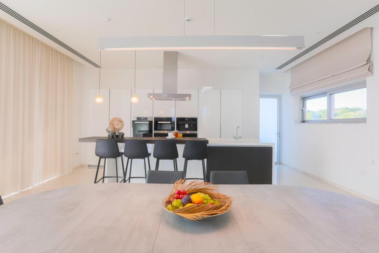 Villa Sea Pearl Beachfront - Breeze Ayia Napa