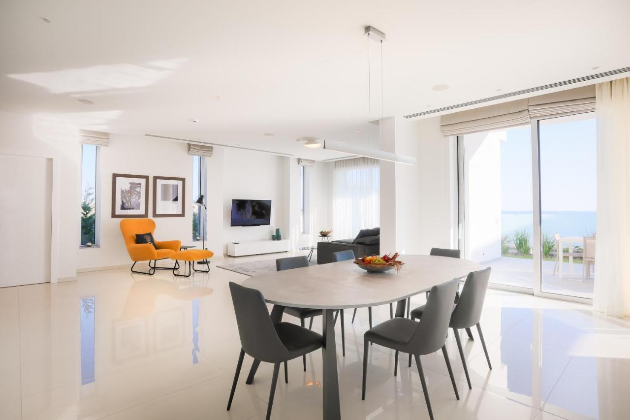 Sea Pearl Beachfront - Breeze Villa *