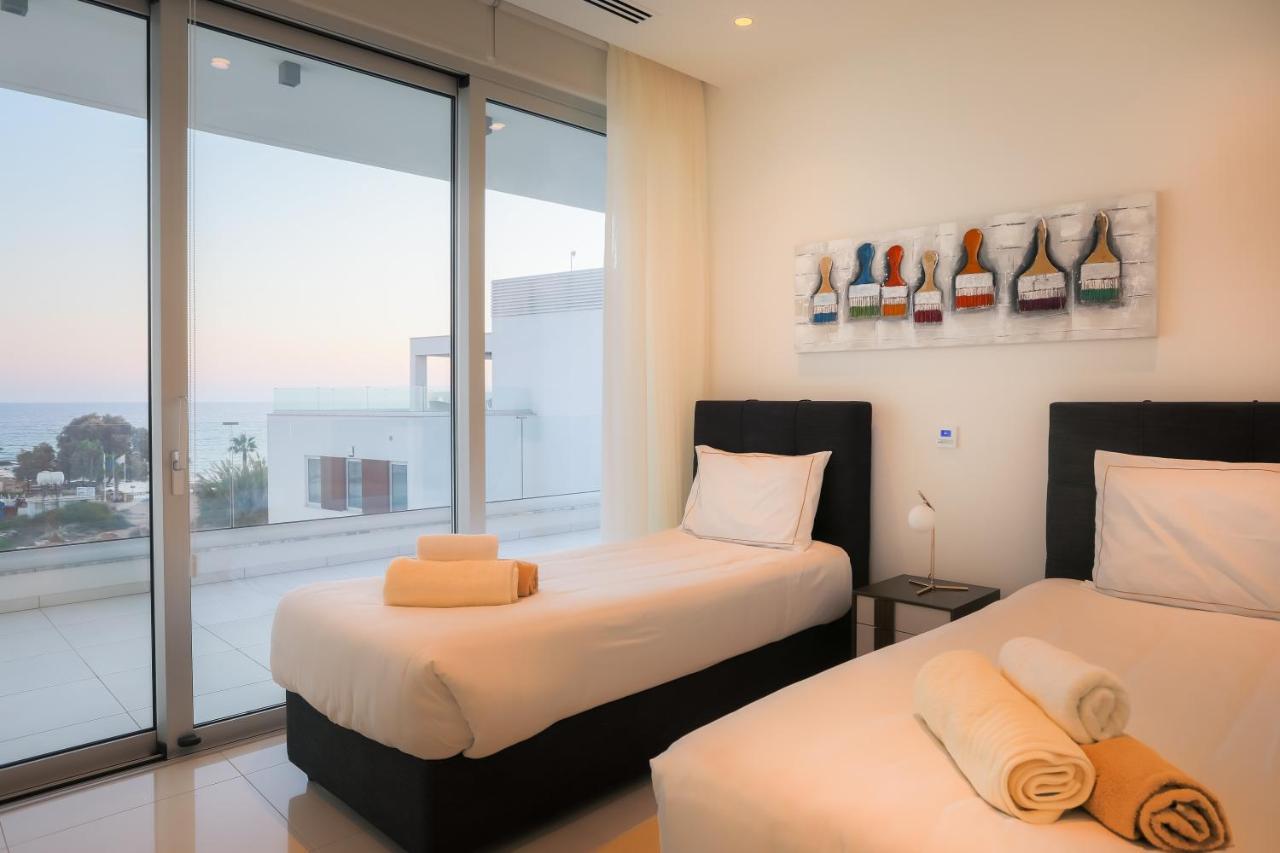 Sea Pearl Beachfront - Breeze