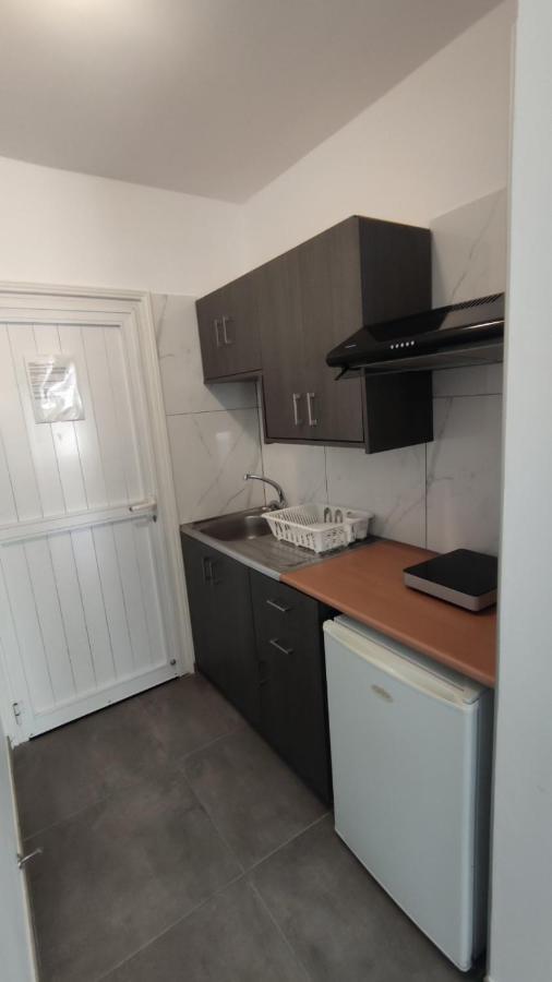 Nissi Avenue Apartment *