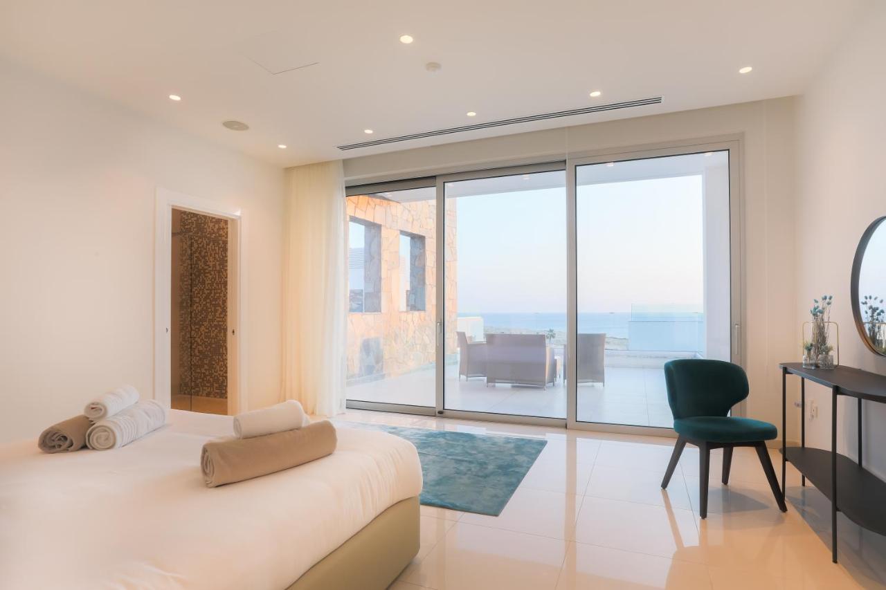 Sea Pearl Beachfront - Anemone Villa *