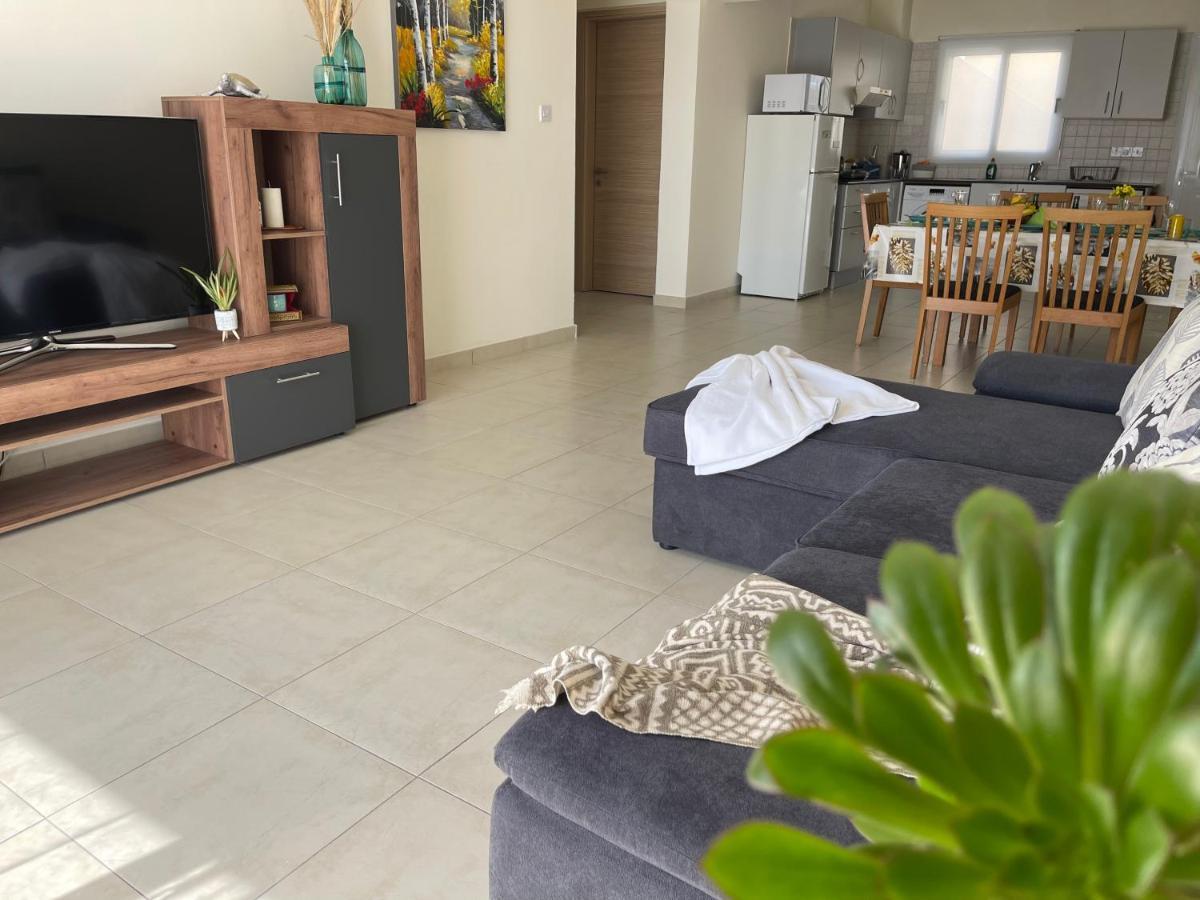 Elena Front Beach Apt Apartment *