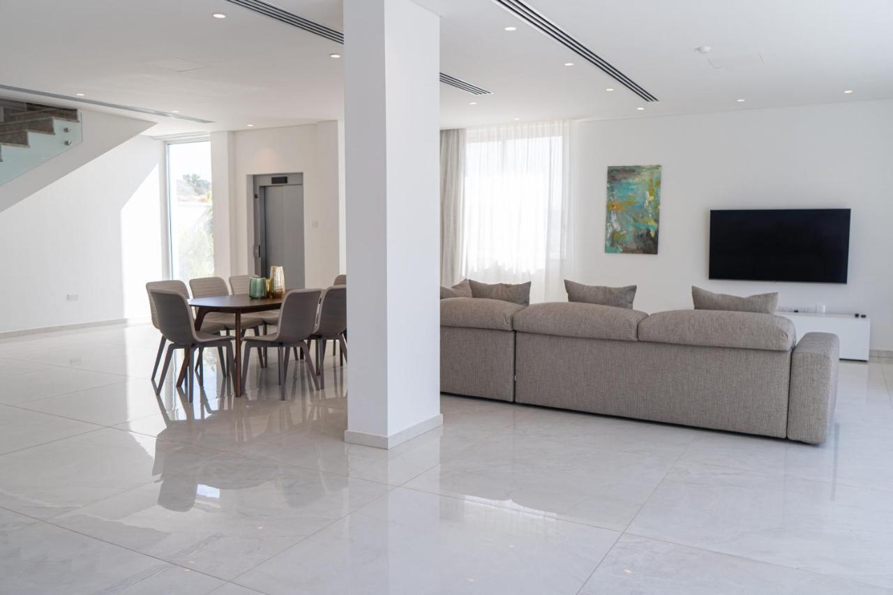 Vivo Mare Beachfront - Vista Villa