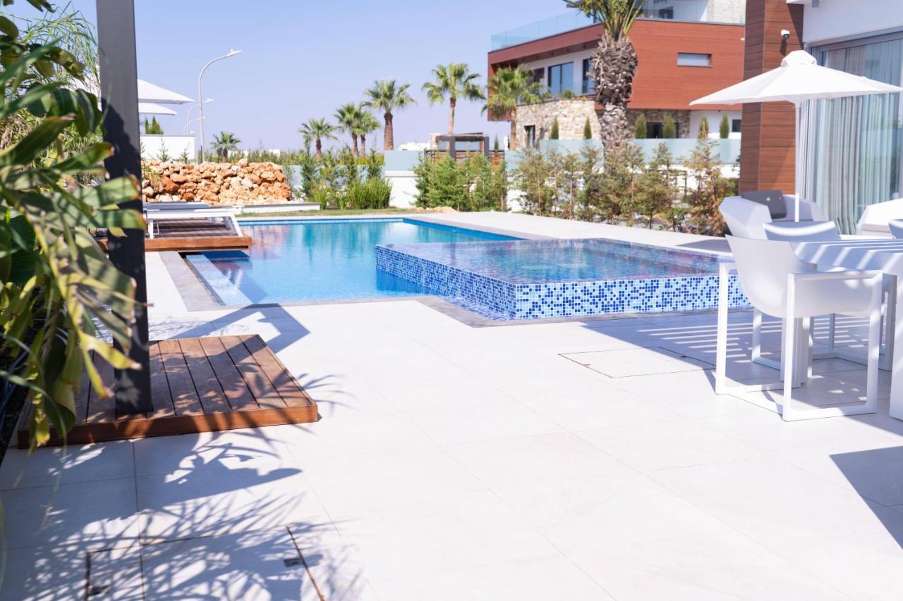 Vivo Mare Beachfront - Vista Villa *
