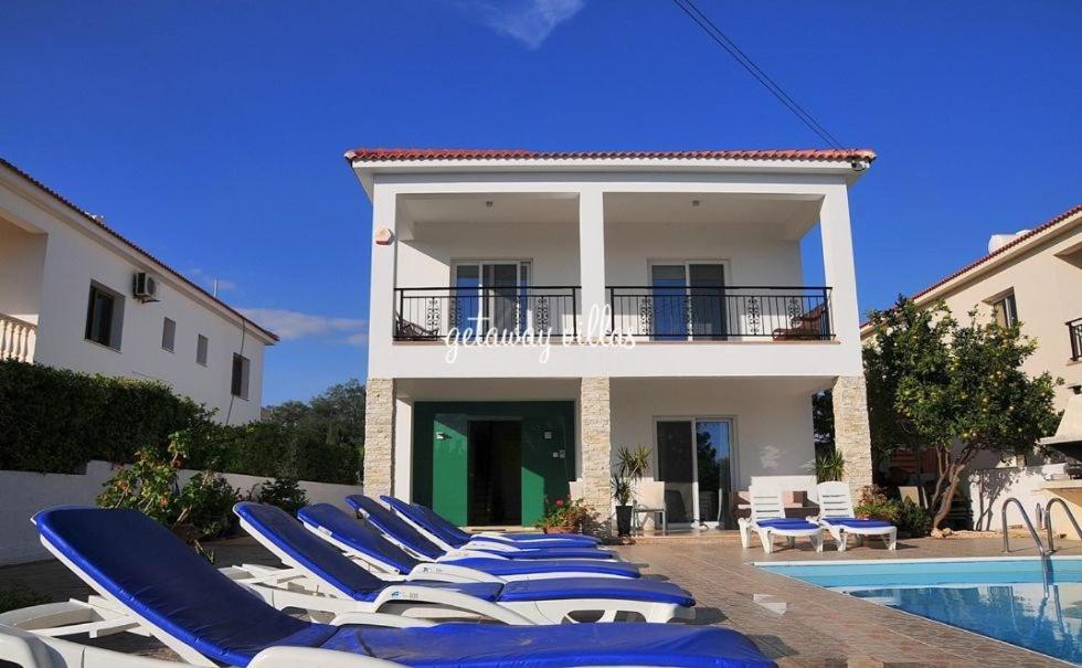 Lula Villa *