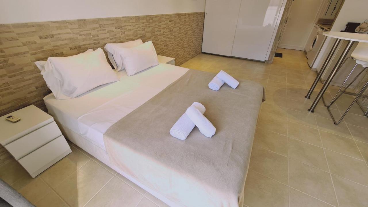 Lavish Apartment *