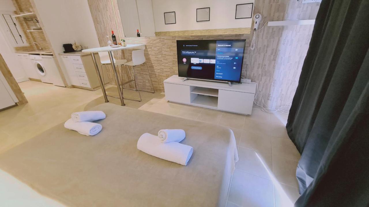 Apartment Lavish