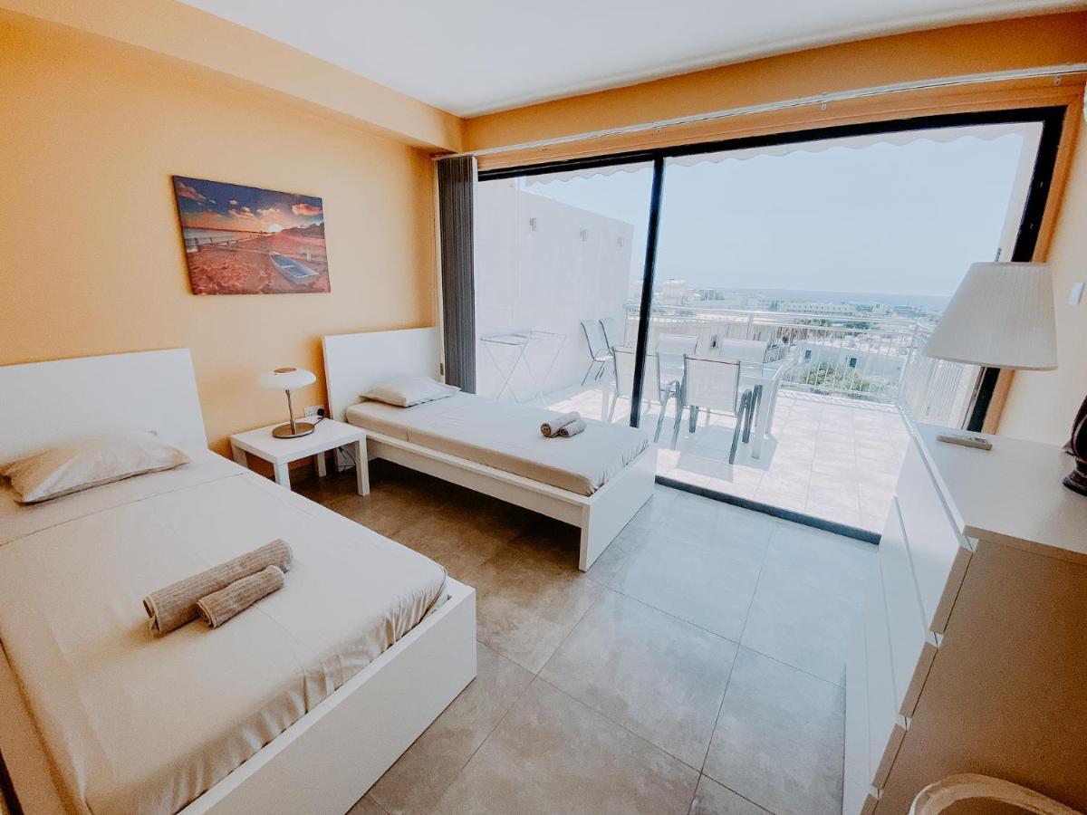 Peach Seaview 3 Bedroom *
