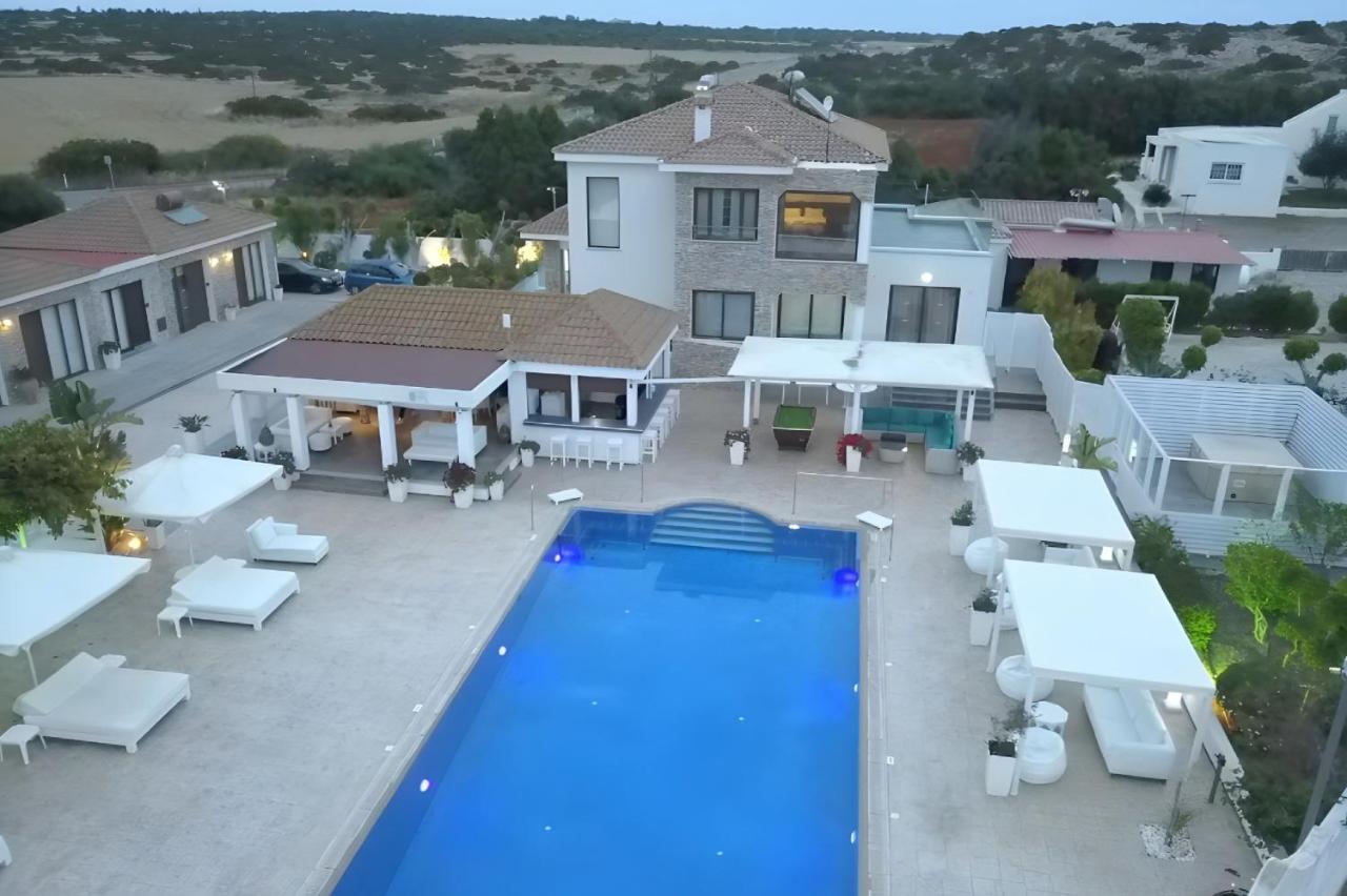 Cape Serenity Mansion *