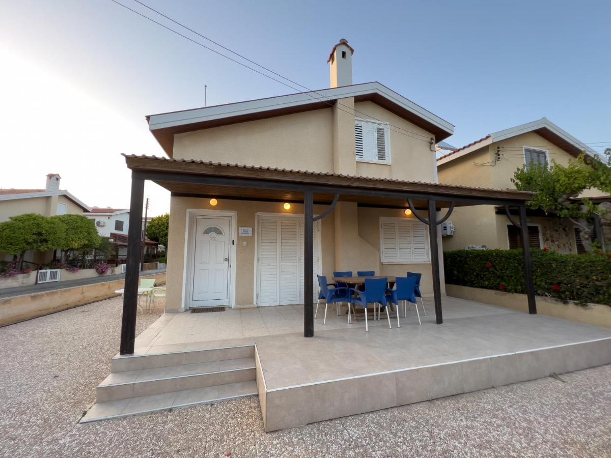 Leo Boutique Beachfront Holiday home *