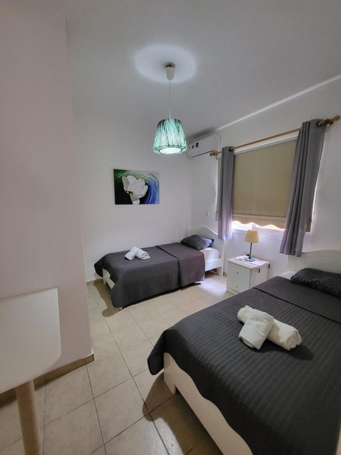 Gracia Villa *