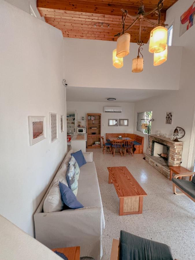 Leo Boutique Beachfront Holiday home