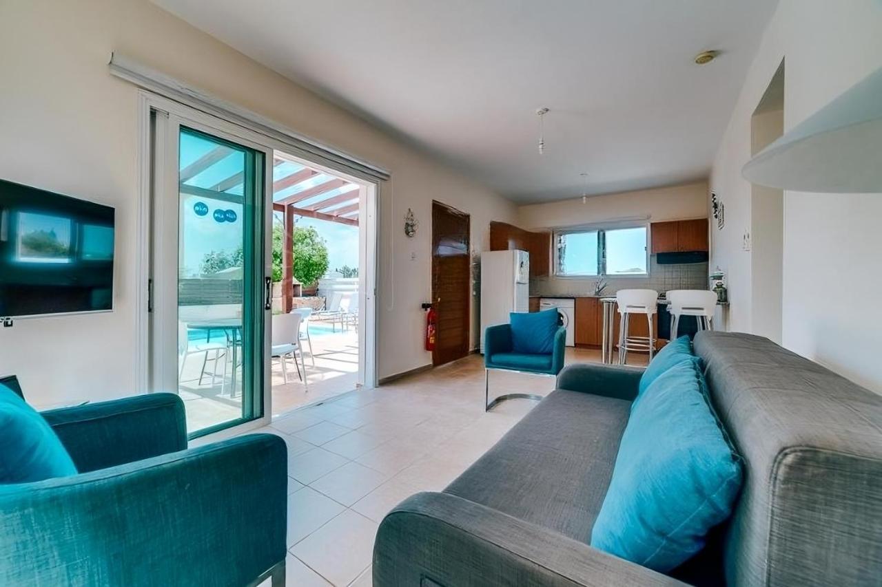 Villa Summer Breeze - Cheerful 2 Bedroom With Pool *