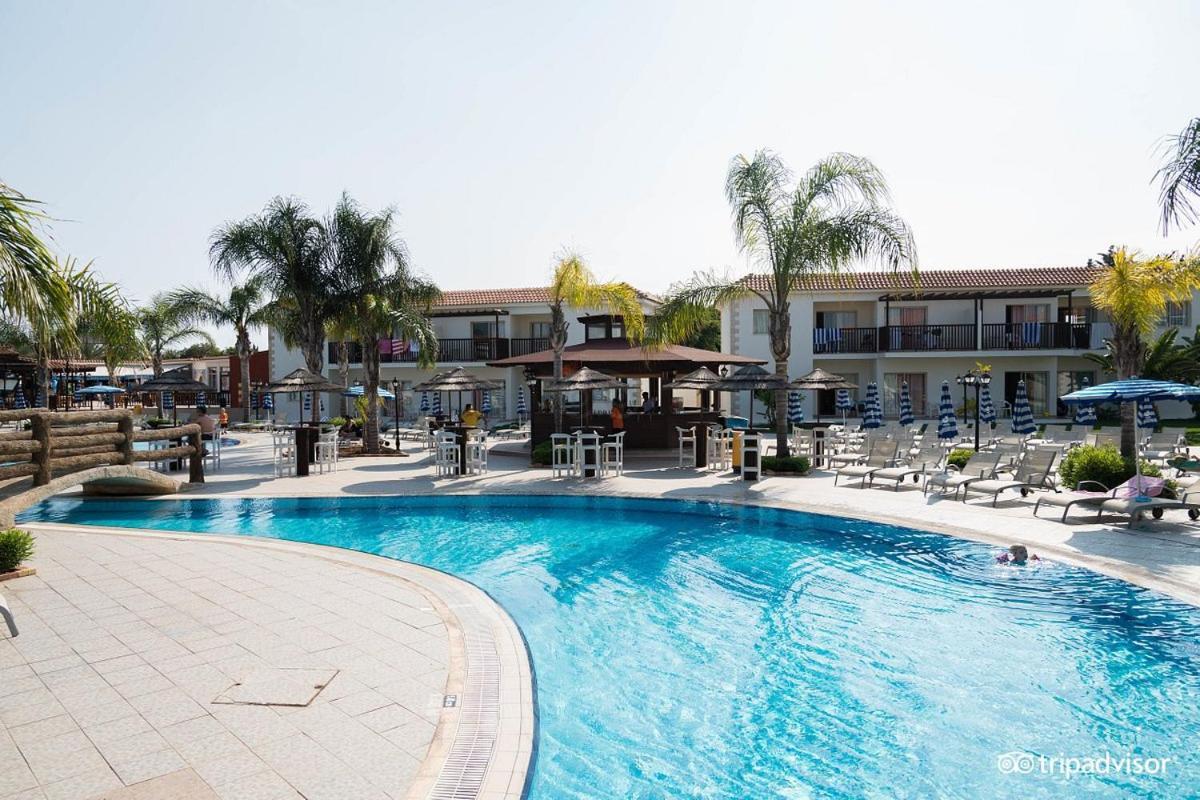 Tsokkos Paradise Village Resort