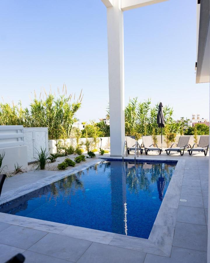 Nissi 4 Bedroom Sea View *