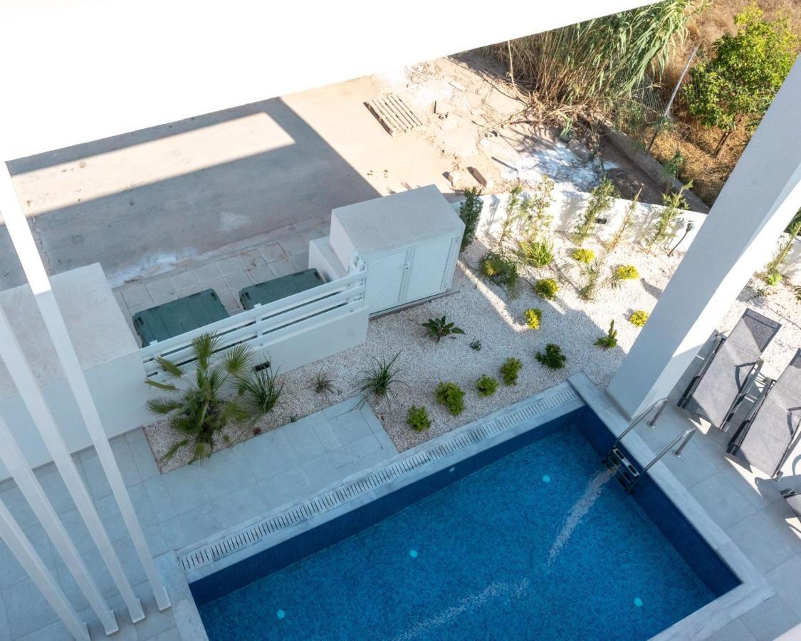 Villa Nissi 4 Bedroom Sea View *