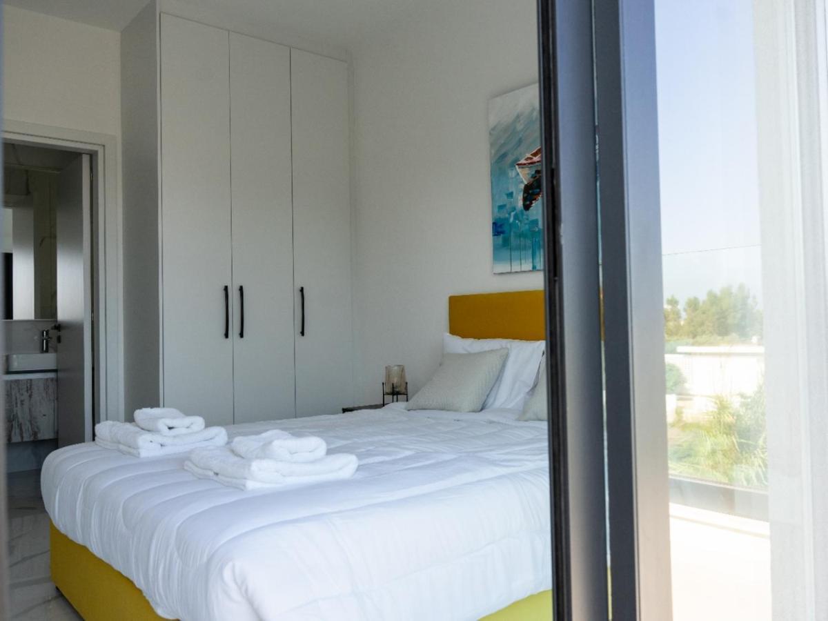 Villa Nissi 4 Bedroom Sea View *