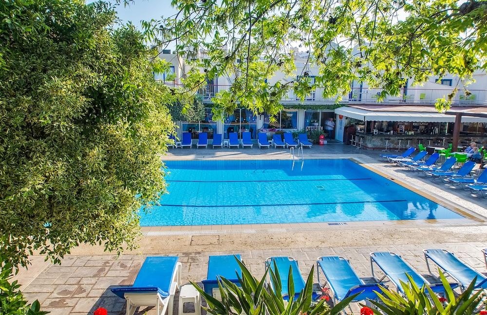 Aparthotel Green Bungalows Hotel Apartments 3*