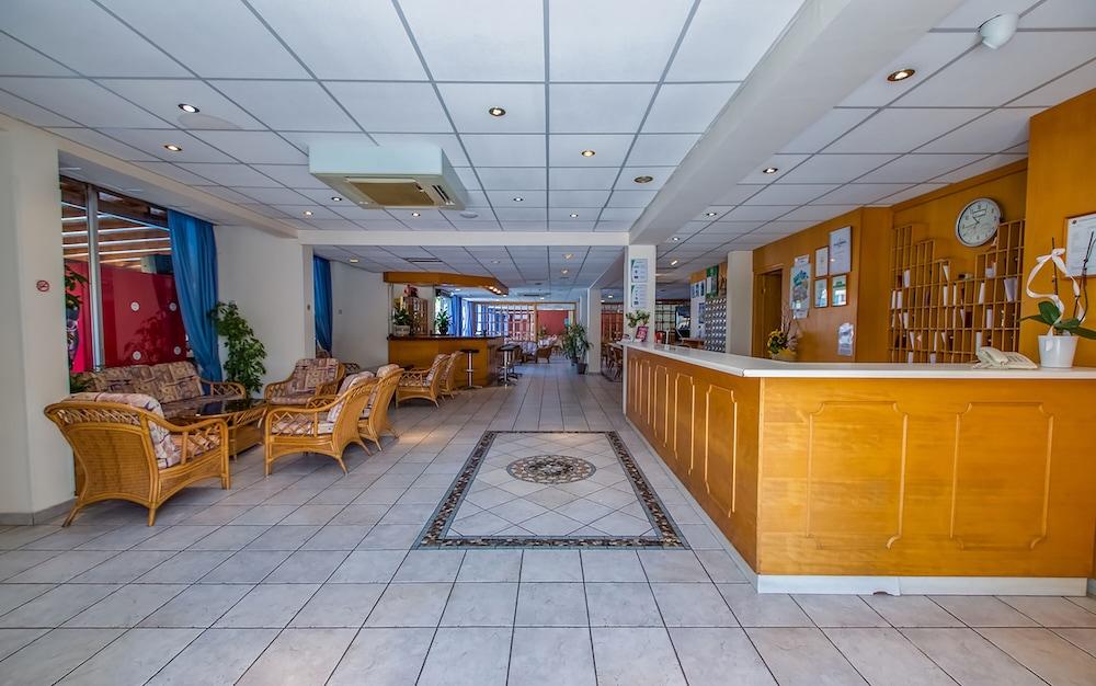 Green Bungalows Hotel Apartments 3*