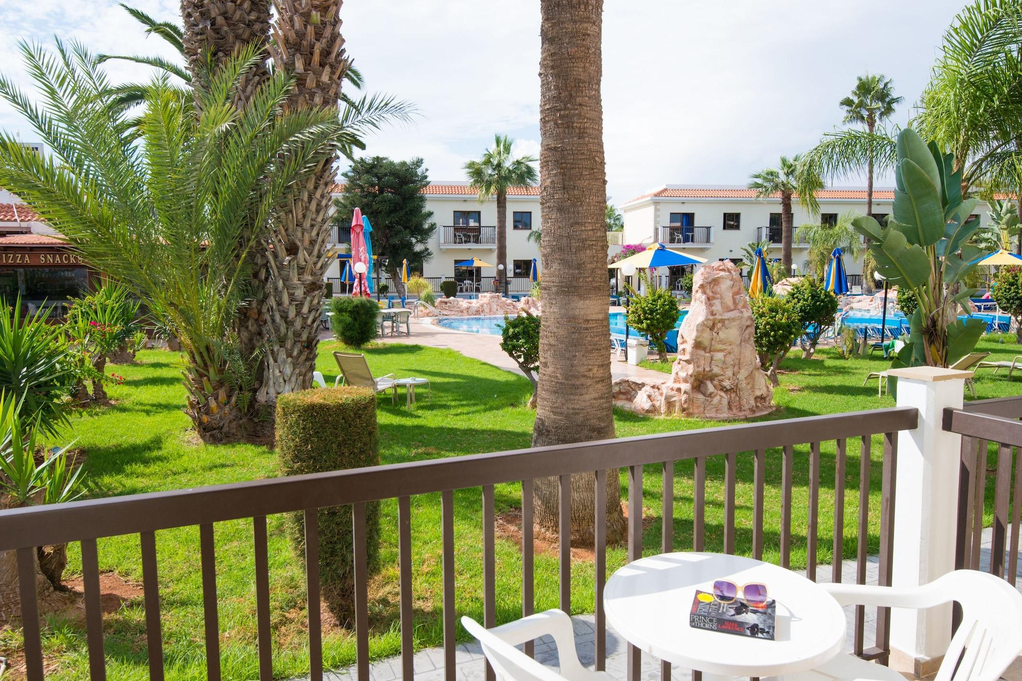 Loutsiana Deluxe Apts 3*