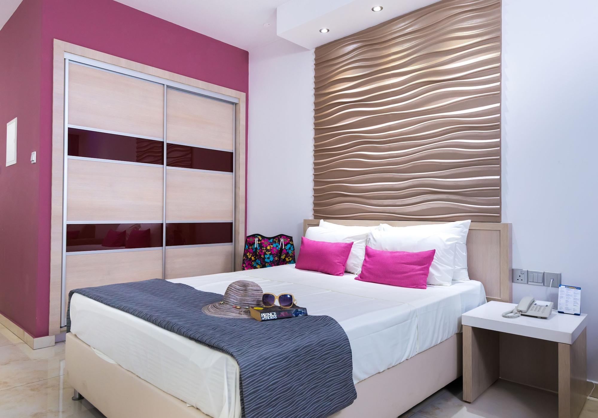 Loutsiana Deluxe Apts 3*