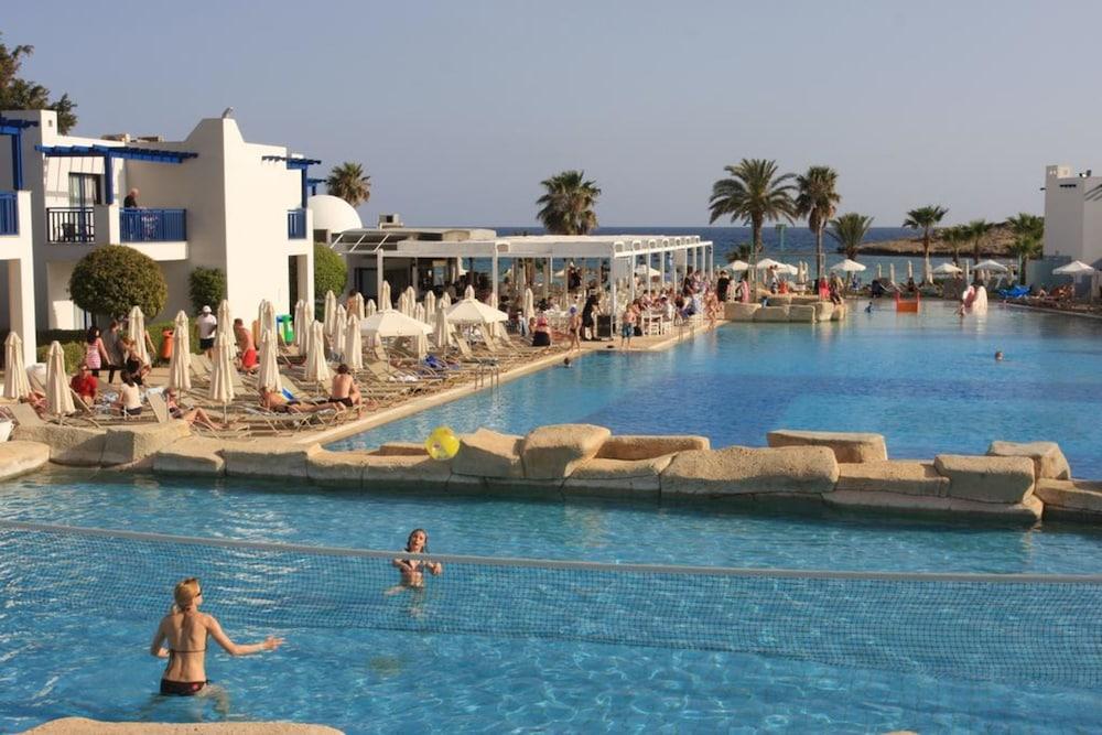 Marismare Resort 4*