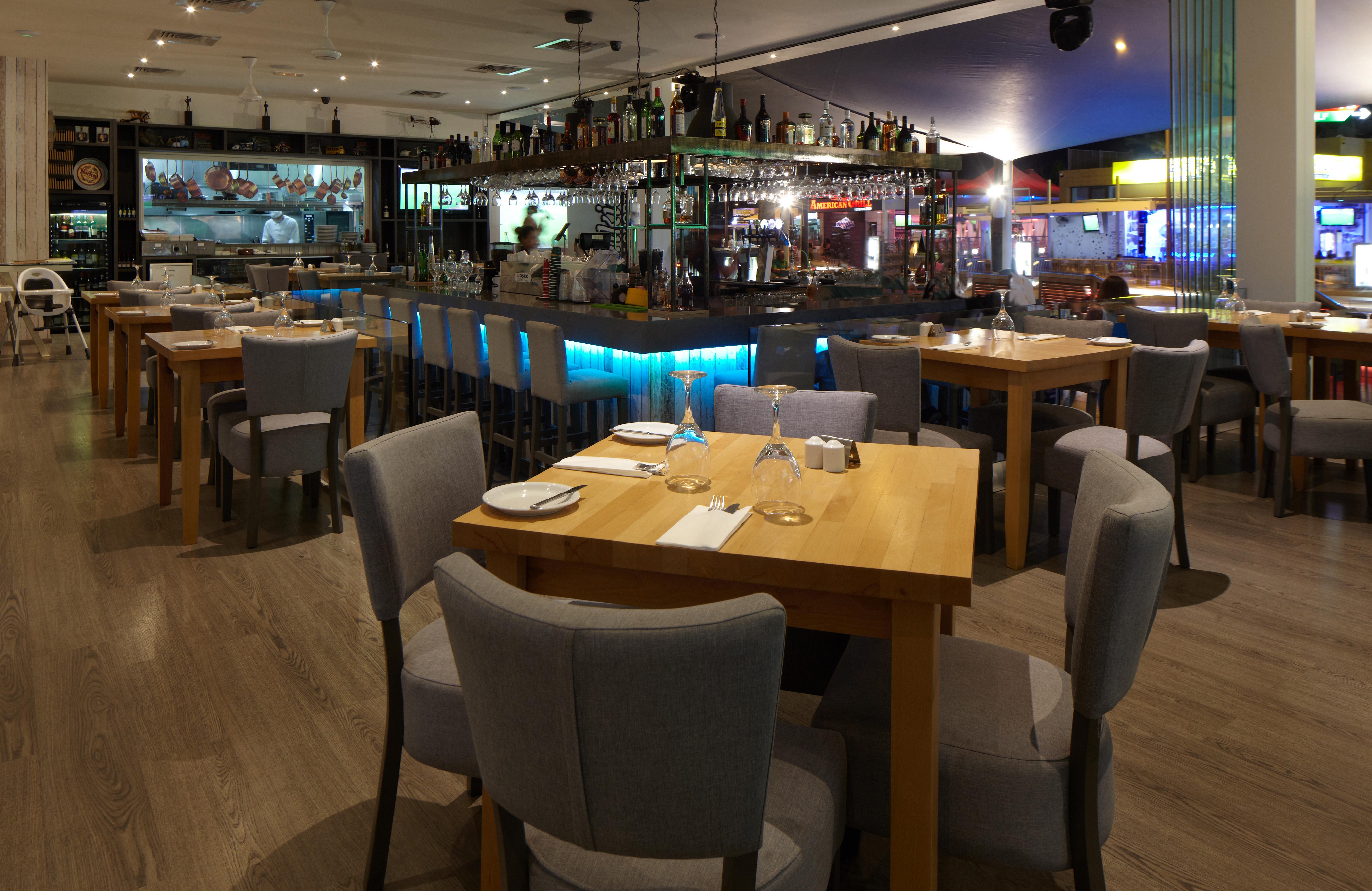 Aparthotel Melpo Antia & 4*