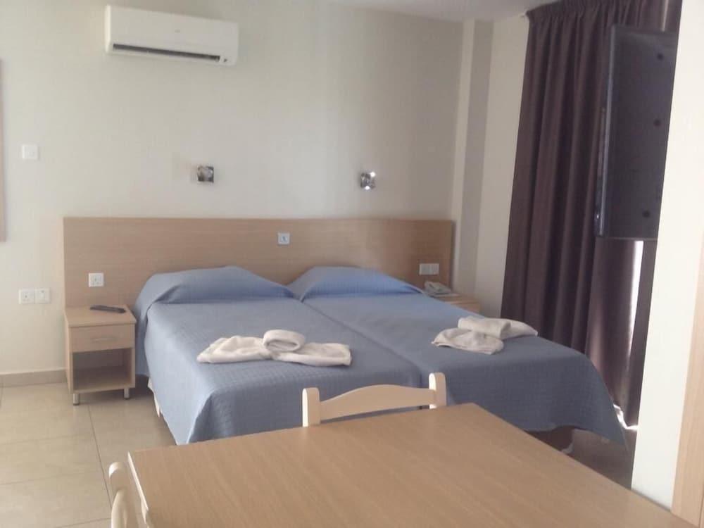 Aparthotel Christabelle 3*