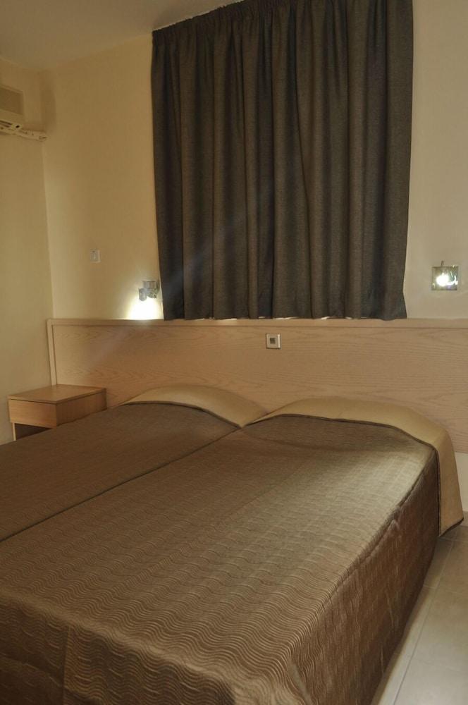 Christabelle Aparthotel 3*