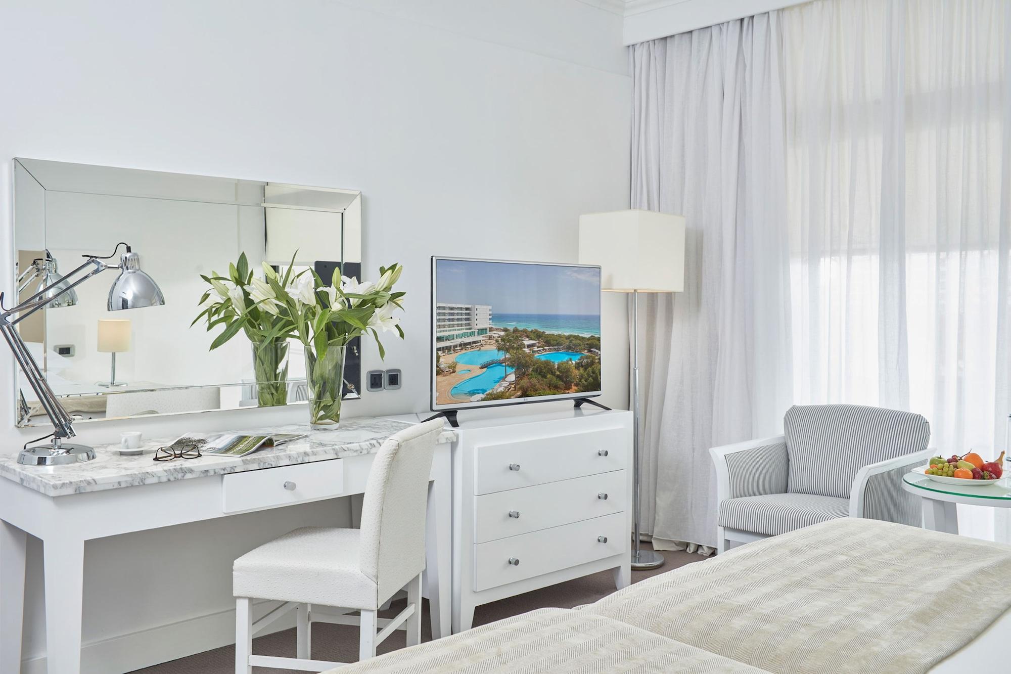Resort Grecian Bay 5*