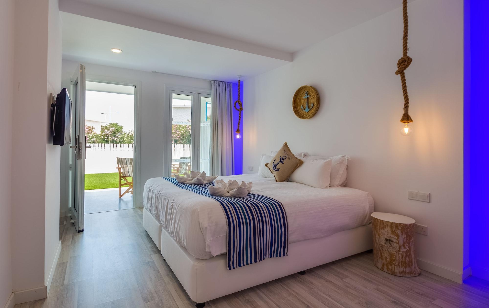 Blue Harbour Boutique Aparthotel