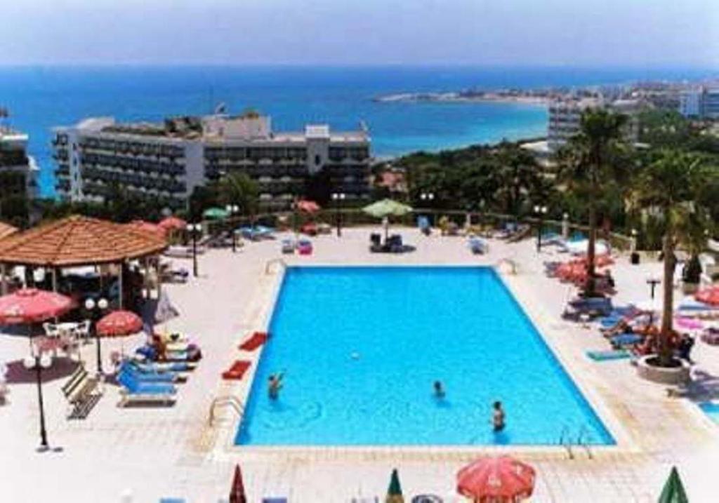 Hotel Tofinis 4*